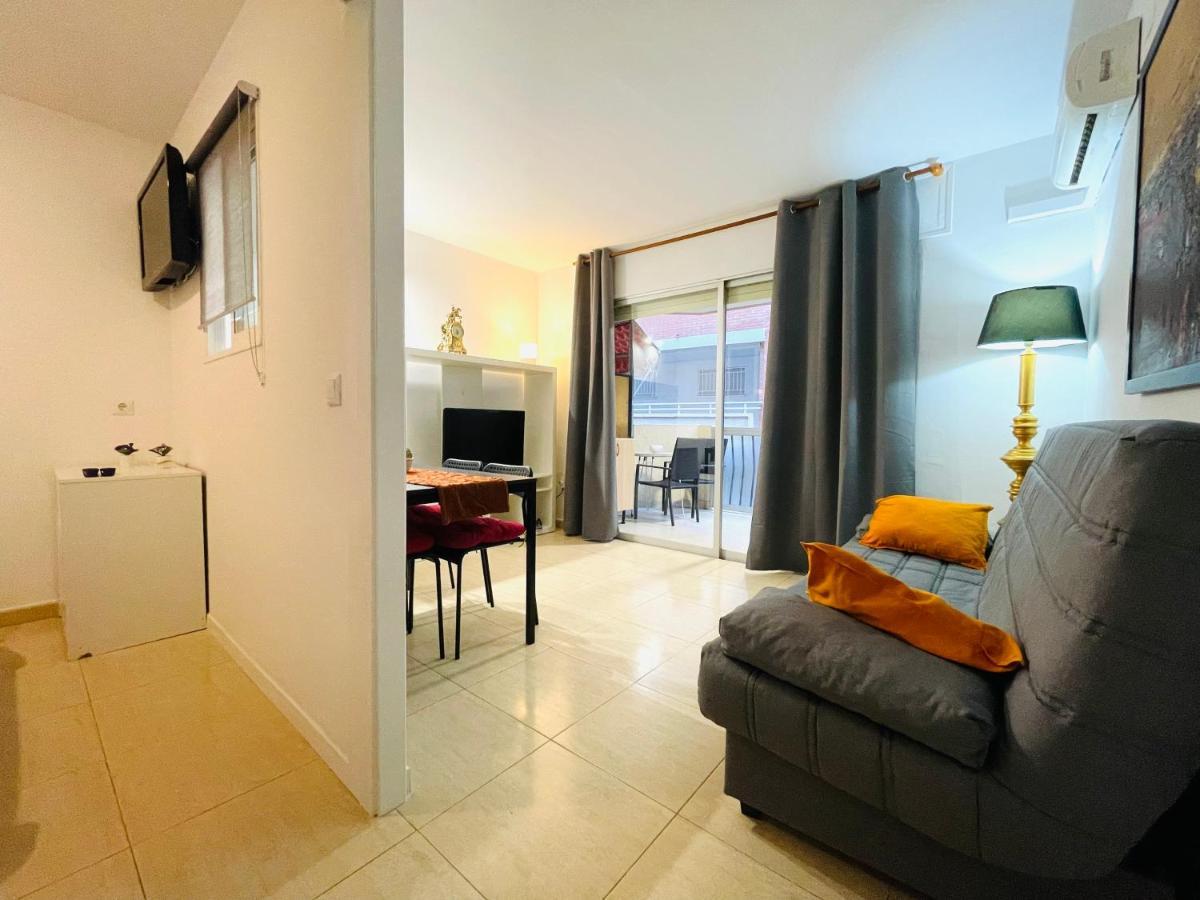 Renovado Apartamento En Zona Residencial A Pasos Del Mar サロウ エクステリア 写真